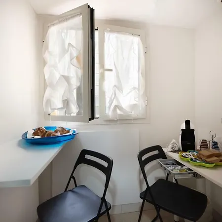 Napolì 2 Bed & Breakfast 3*